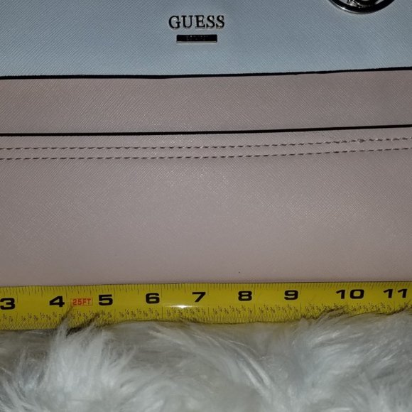 GUESS purse SALE!!!!Like new - Picture 7 of 8